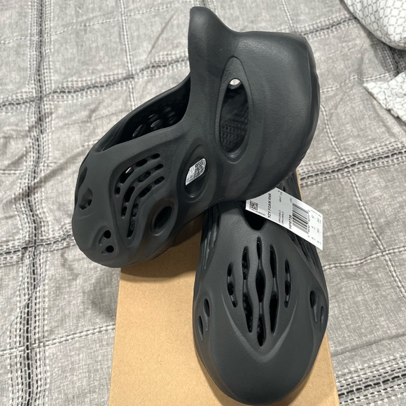 Yeezy foam runner onyx